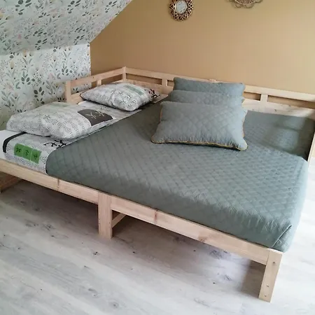 Eliane Alloggio in famiglia