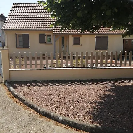 Habitación en casa particular Eliane *